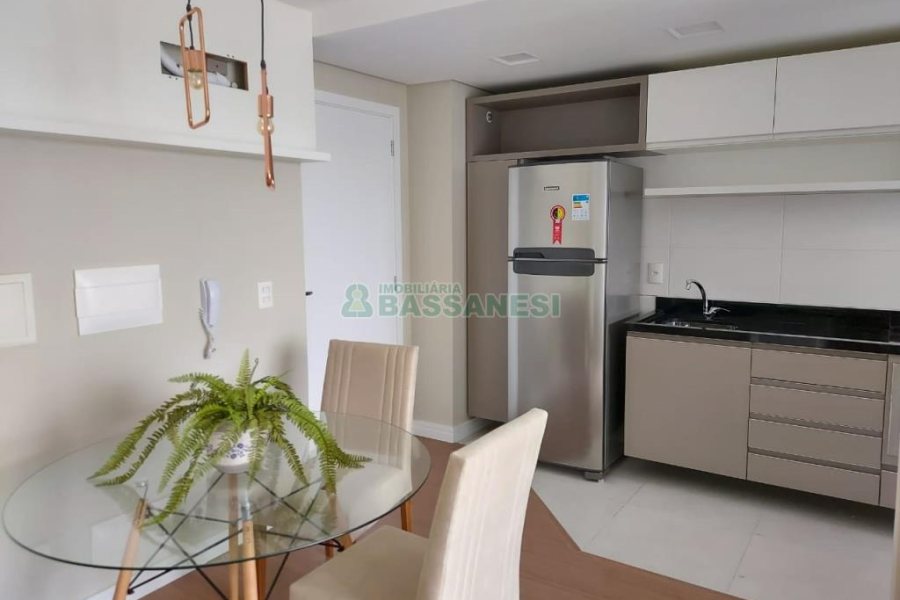 Apto Mobiliado com 40m², 1 dormitório, 1 vaga, no bairro Lourdes em Caxias do Sul para Comprar