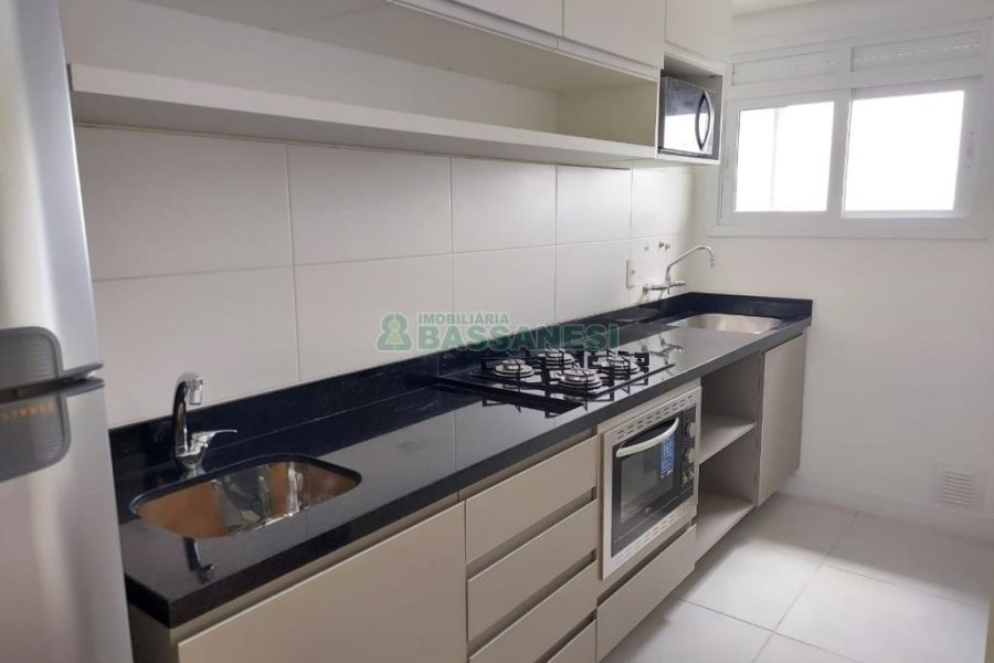 Apto Mobiliado com 40m², 1 dormitório, 1 vaga, no bairro Lourdes em Caxias do Sul para Comprar