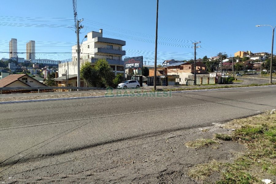 Loja com 564m², 1 vaga, no bairro Cristo Redentor em Caxias do Sul para Alugar