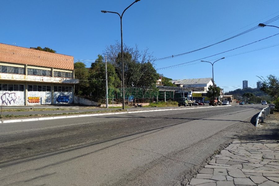 Loja com 564m², 1 vaga, no bairro Cristo Redentor em Caxias do Sul para Alugar