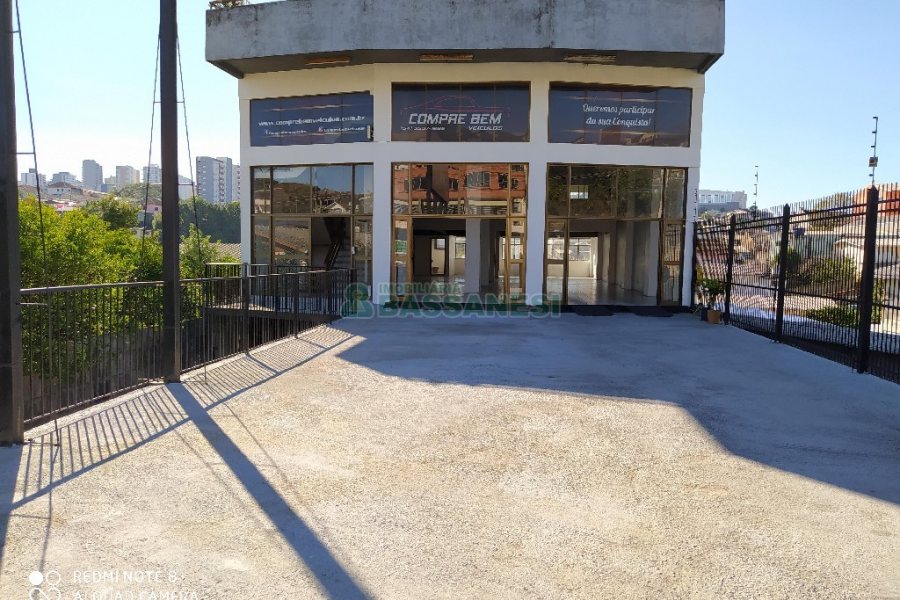 Loja com 564m², 1 vaga, no bairro Cristo Redentor em Caxias do Sul para Alugar