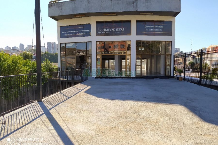 Loja com 564m², 1 vaga, no bairro Cristo Redentor em Caxias do Sul para Alugar