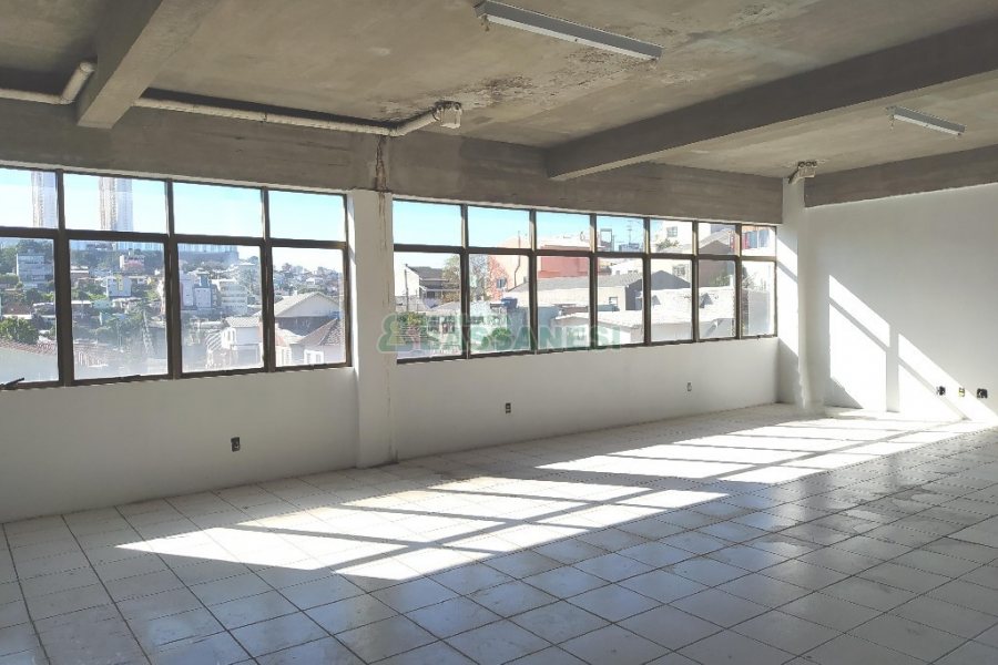 Loja com 564m², 1 vaga, no bairro Cristo Redentor em Caxias do Sul para Alugar