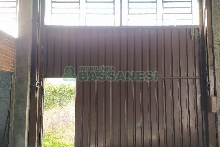 Loja com 564m², 1 vaga, no bairro Cristo Redentor em Caxias do Sul para Alugar