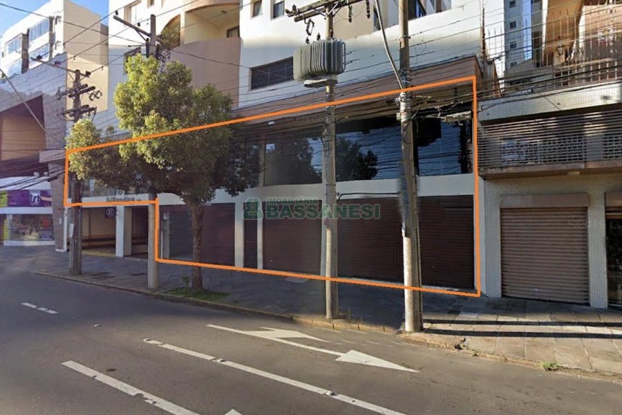 Loja com 692m², 13 vagas, no bairro Centro em Caxias do Sul para Alugar