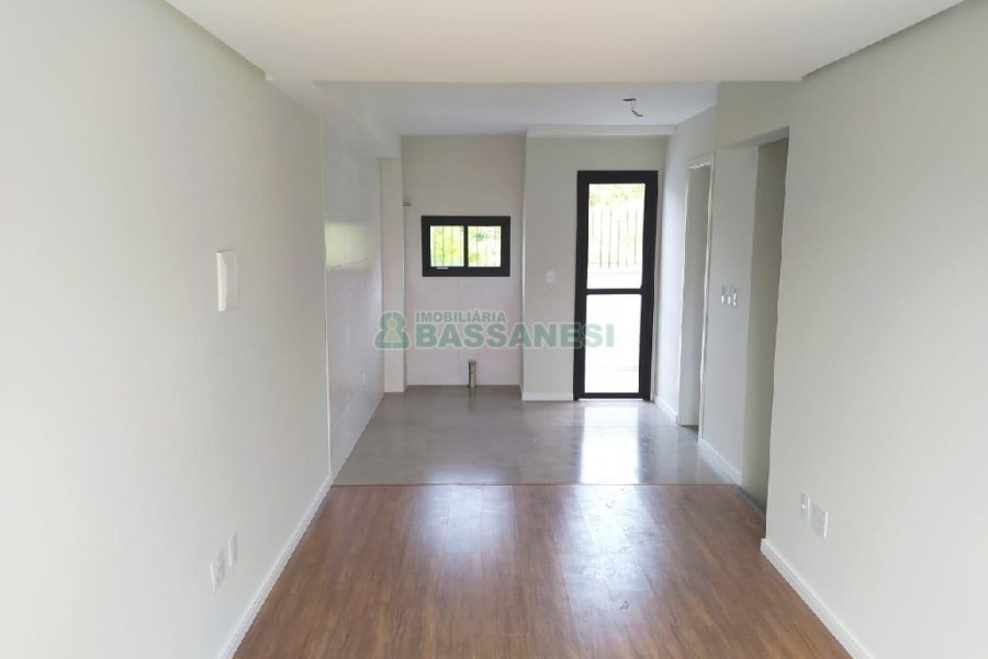 Sobrado com 86m², 2 dormitórios, 2 vagas, no bairro Nossa Senhora da Saúde em Caxias do Sul para Comprar