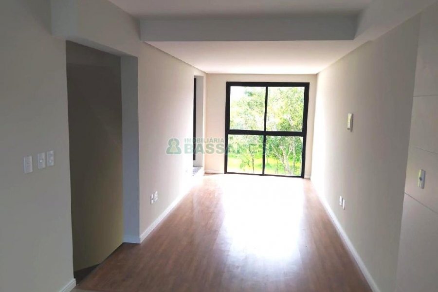 Sobrado com 86m², 2 dormitórios, 2 vagas, no bairro Nossa Senhora da Saúde em Caxias do Sul para Comprar