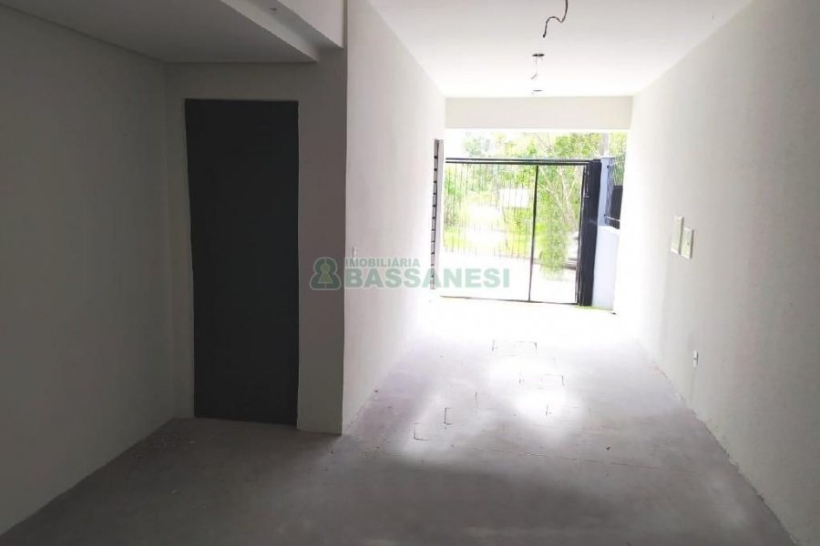 Sobrado com 86m², 2 dormitórios, 2 vagas, no bairro Nossa Senhora da Saúde em Caxias do Sul para Comprar