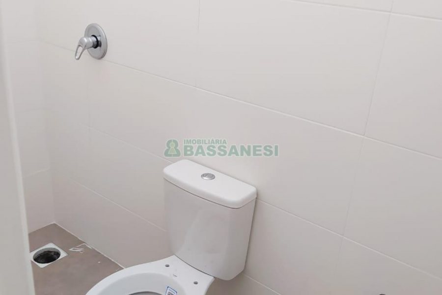 Sobrado com 86m², 2 dormitórios, 2 vagas, no bairro Nossa Senhora da Saúde em Caxias do Sul para Comprar