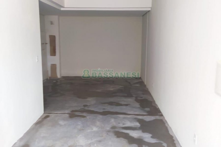 Sobrado com 86m², 2 dormitórios, 2 vagas, no bairro Nossa Senhora da Saúde em Caxias do Sul para Comprar