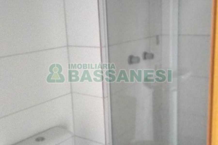 Apartamento com 47m², 2 dormitórios, 1 vaga, no bairro Charqueadas em Caxias do Sul para Comprar