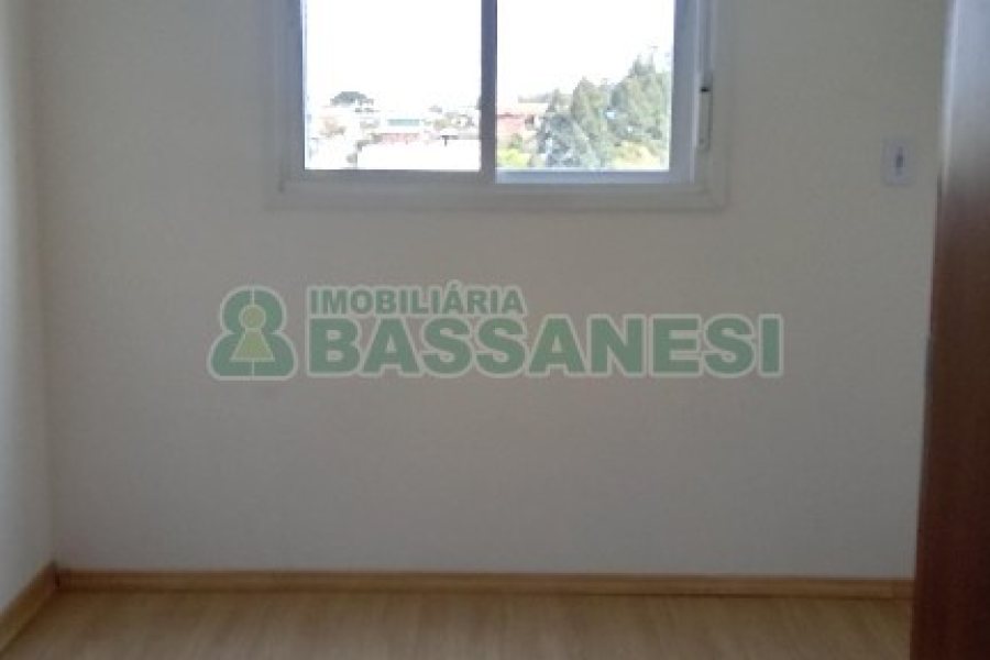 Apartamento com 47m², 2 dormitórios, 1 vaga, no bairro Charqueadas em Caxias do Sul para Comprar