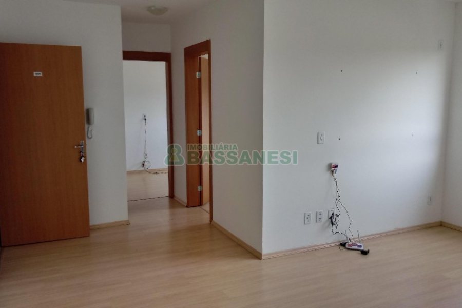 Apartamento com 47m², 2 dormitórios, 1 vaga, no bairro Charqueadas em Caxias do Sul para Comprar