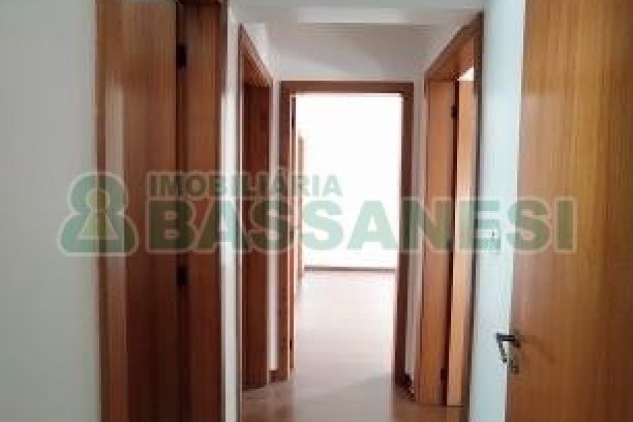 Apartamento com 189m², 3 dormitórios, 2 vagas, no bairro Centro em Caxias do Sul para Comprar