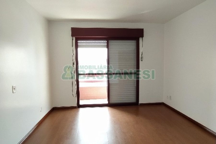 Apartamento com 189m², 3 dormitórios, 2 vagas, no bairro Centro em Caxias do Sul para Comprar