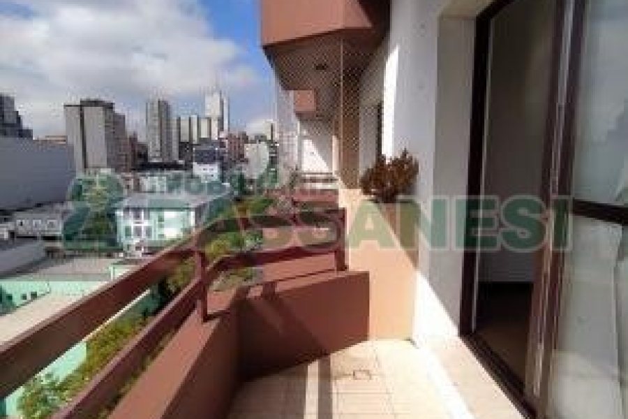 Apartamento com 189m², 3 dormitórios, 2 vagas, no bairro Centro em Caxias do Sul para Comprar