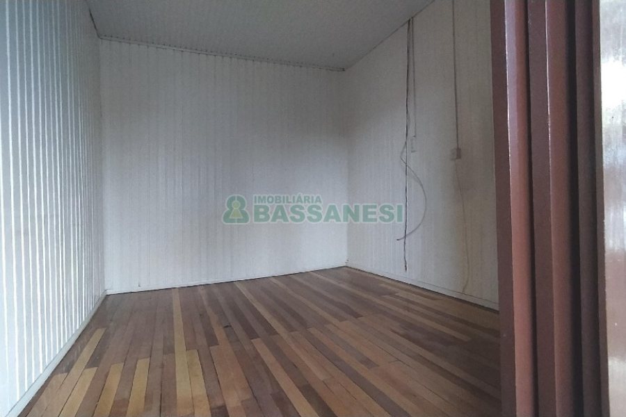 Casa com 80m², 2 dormitórios, 1 vaga, no bairro Kayser em Caxias do Sul para Comprar