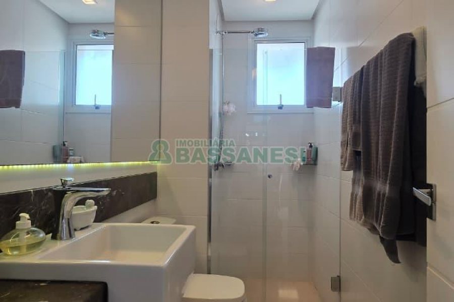 Apartamento com 55m², 1 dormitório, 1 vaga, no bairro Centro em Caxias do Sul para Comprar