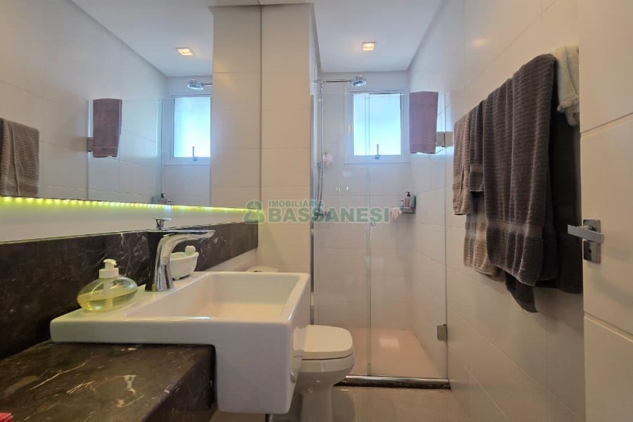 Apartamento com 55m², 1 dormitório, 1 vaga, no bairro Centro em Caxias do Sul para Comprar