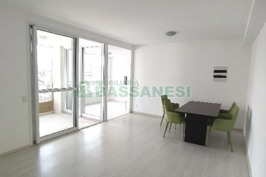Apartamento com 110m², 3 dormitórios, 2 vagas, no bairro Cristo Redentor em Caxias do Sul para Alugar