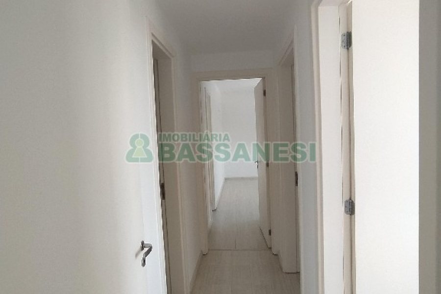 Apartamento com 110m², 3 dormitórios, 2 vagas, no bairro Cristo Redentor em Caxias do Sul para Alugar