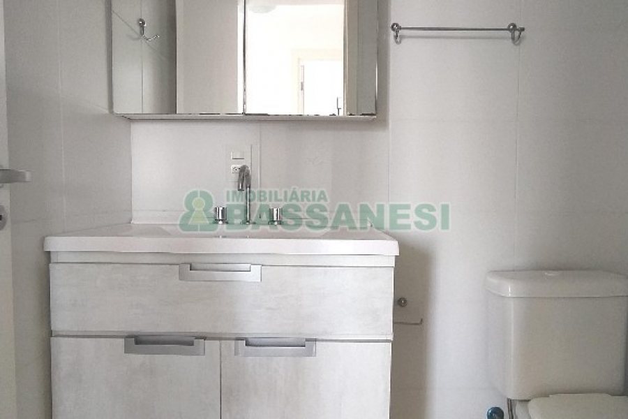 Apartamento com 110m², 3 dormitórios, 2 vagas, no bairro Cristo Redentor em Caxias do Sul para Alugar
