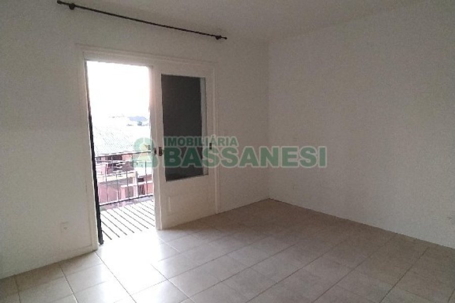 Casa com 195m², 3 dormitórios, 4 vagas, no bairro Santa Catarina em Caxias do Sul para Alugar
