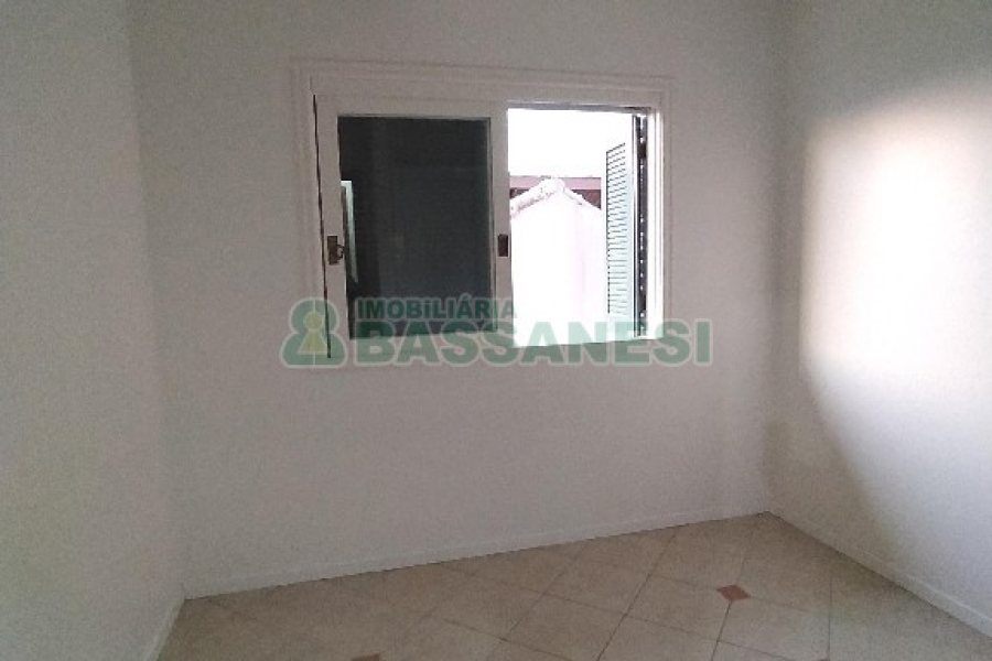 Casa com 195m², 3 dormitórios, 4 vagas, no bairro Santa Catarina em Caxias do Sul para Alugar