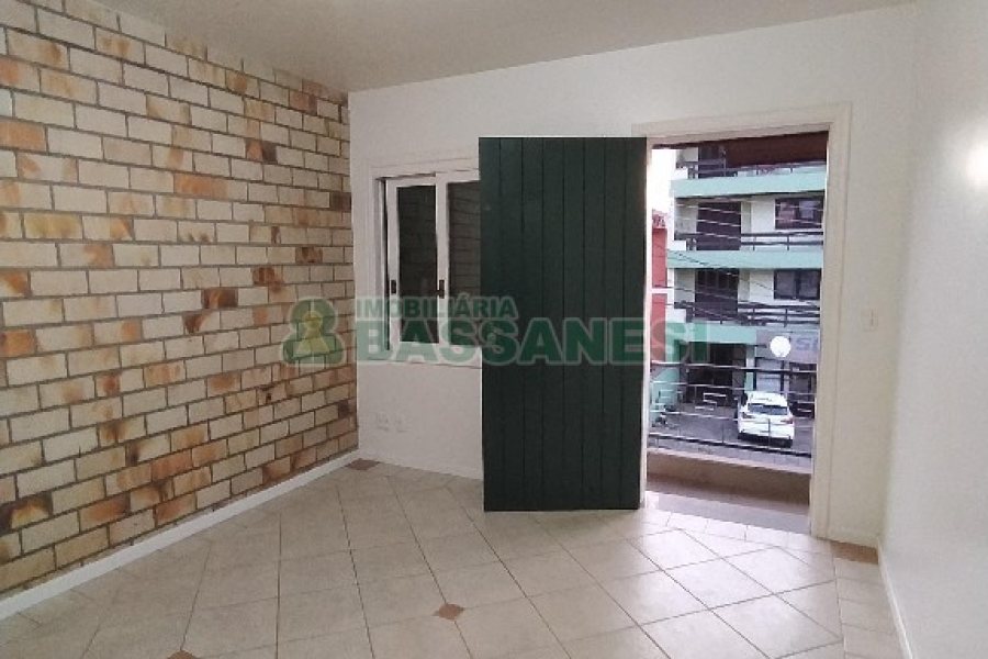 Casa com 195m², 3 dormitórios, 4 vagas, no bairro Santa Catarina em Caxias do Sul para Alugar