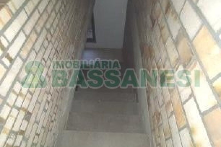 Casa com 195m², 3 dormitórios, 4 vagas, no bairro Santa Catarina em Caxias do Sul para Alugar