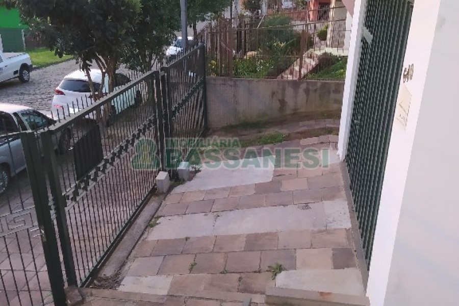 Casa com 195m², 3 dormitórios, 4 vagas, no bairro Santa Catarina em Caxias do Sul para Alugar