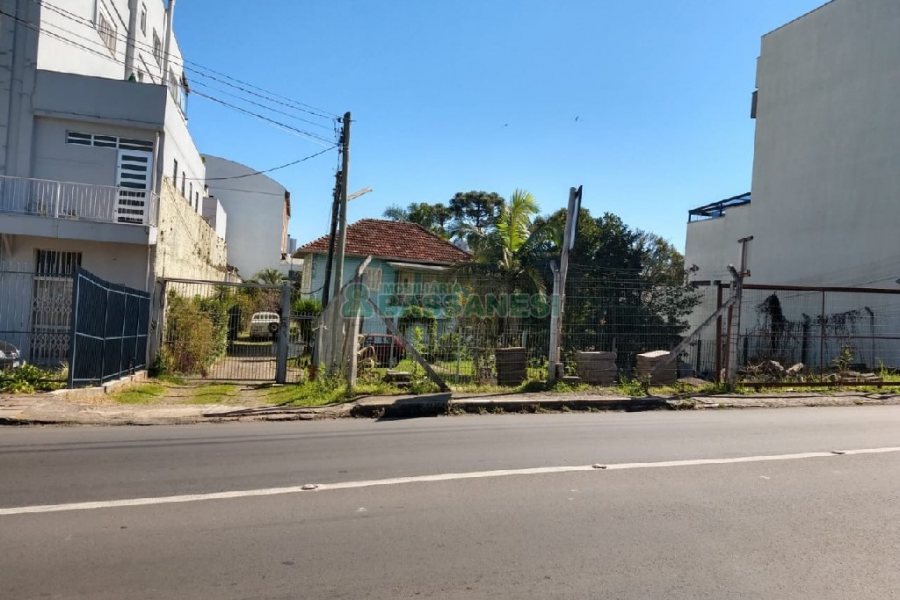 Casa com 200m², 3 dormitórios, 1 vaga, no bairro Santa Catarina em Caxias do Sul para Comprar