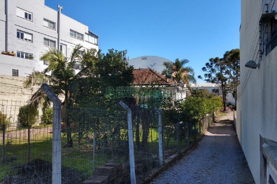 Casa com 200m², 3 dormitórios, 1 vaga, no bairro Santa Catarina em Caxias do Sul para Comprar