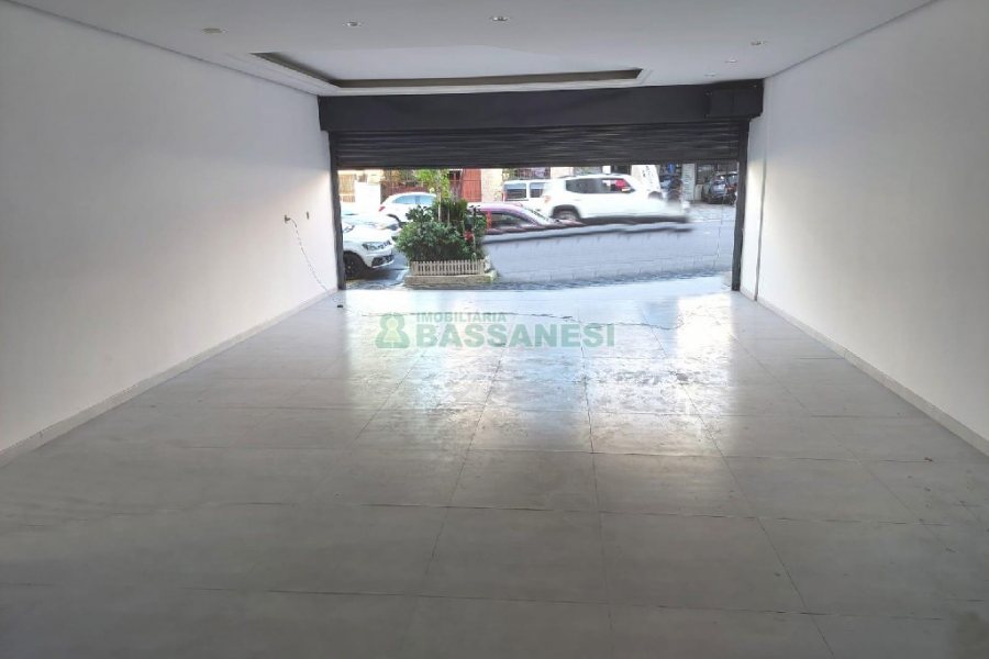 Loja com 300m², no bairro São Pelegrino em Caxias do Sul para Alugar