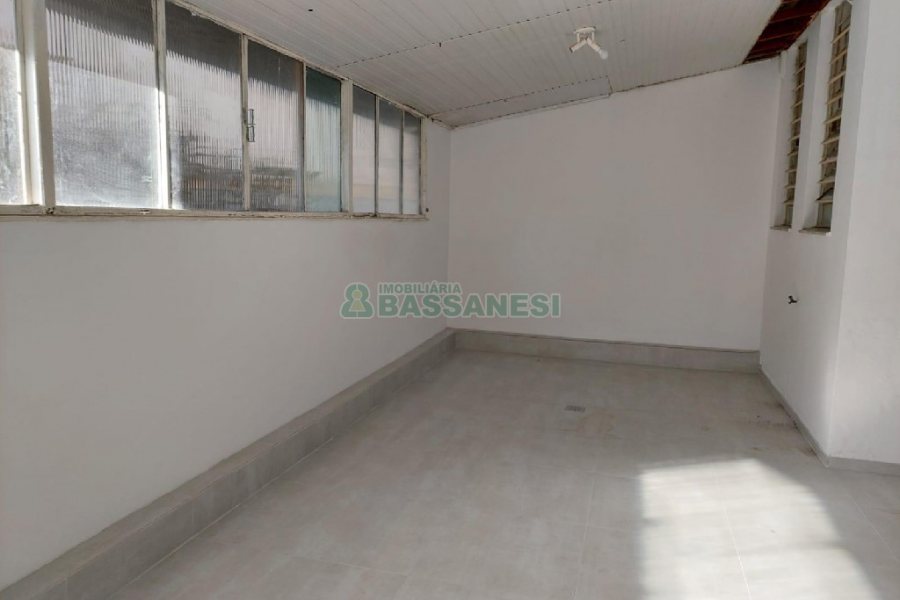 Loja com 300m², no bairro São Pelegrino em Caxias do Sul para Alugar
