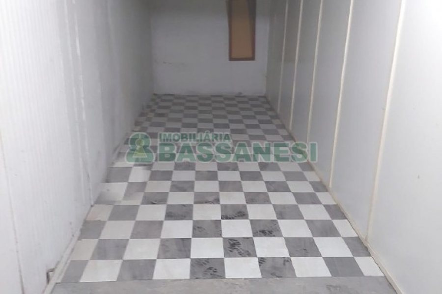 Loja com 300m², no bairro São Pelegrino em Caxias do Sul para Alugar