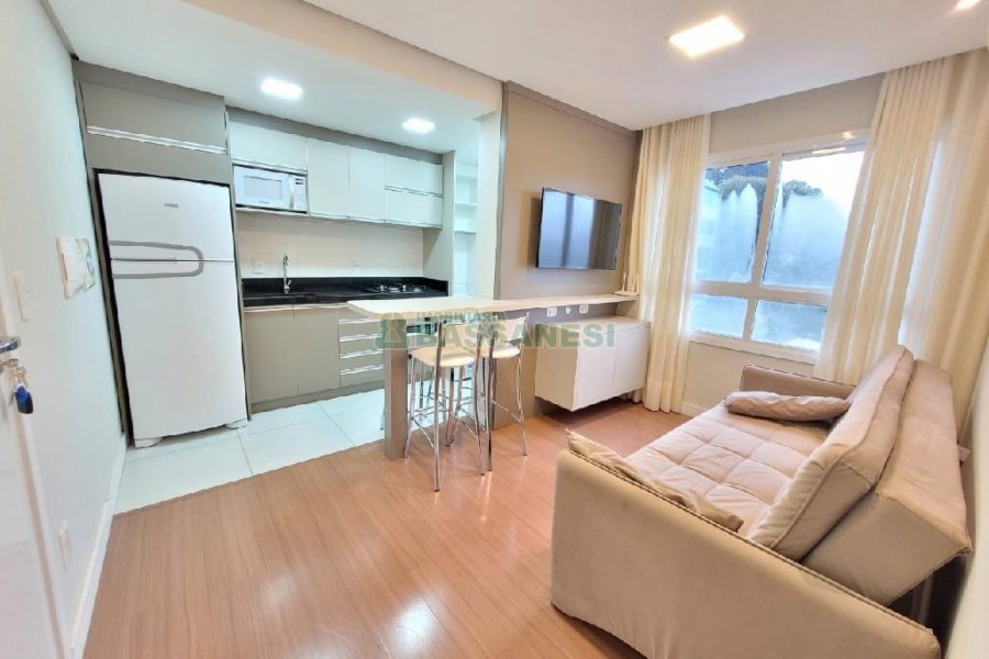 Apto Mobiliado com 35m², 1 dormitório, 1 vaga, no bairro Lourdes em Caxias do Sul para Alugar