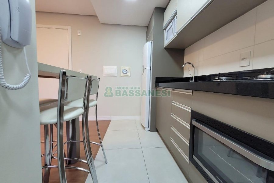 Apto Mobiliado com 35m², 1 dormitório, 1 vaga, no bairro Lourdes em Caxias do Sul para Alugar