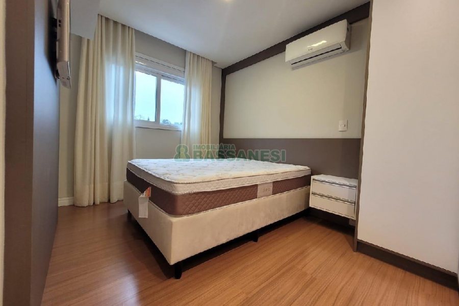 Apto Mobiliado com 35m², 1 dormitório, 1 vaga, no bairro Lourdes em Caxias do Sul para Alugar