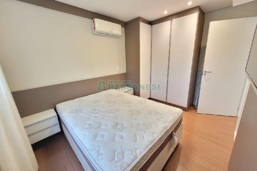 Apto Mobiliado com 35m², 1 dormitório, 1 vaga, no bairro Lourdes em Caxias do Sul para Alugar