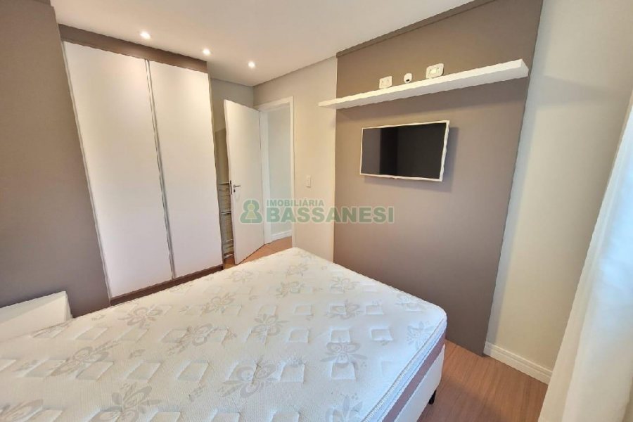 Apto Mobiliado com 35m², 1 dormitório, 1 vaga, no bairro Lourdes em Caxias do Sul para Alugar