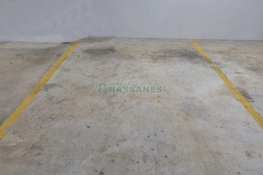 Apto Mobiliado com 35m², 1 dormitório, 1 vaga, no bairro Lourdes em Caxias do Sul para Alugar