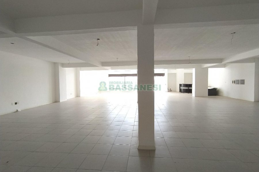 Loja com 485m², no bairro Villagio Iguatemi em Caxias do Sul para Alugar