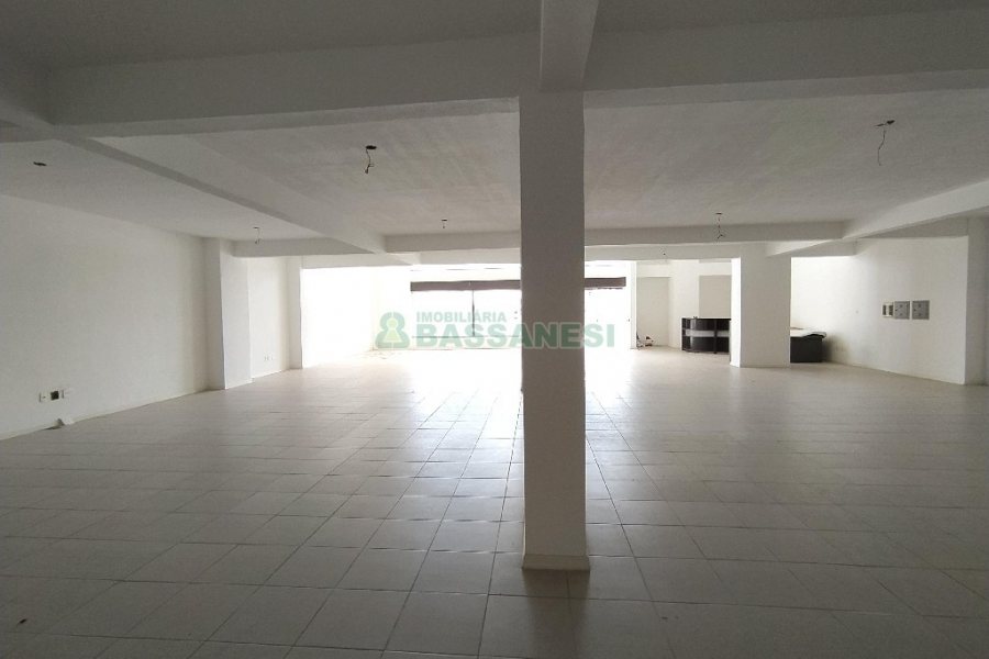 Loja com 485m², no bairro Villagio Iguatemi em Caxias do Sul para Alugar