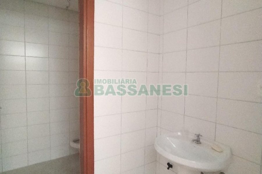 Loja com 485m², no bairro Villagio Iguatemi em Caxias do Sul para Alugar