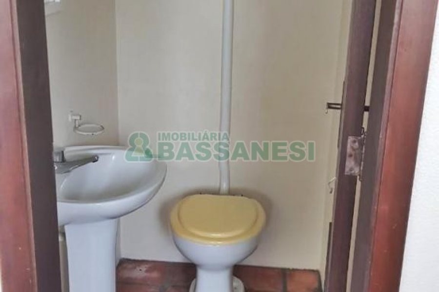 Apartamento com 74m², 2 dormitórios, 1 vaga, no bairro Madureira em Caxias do Sul para Comprar