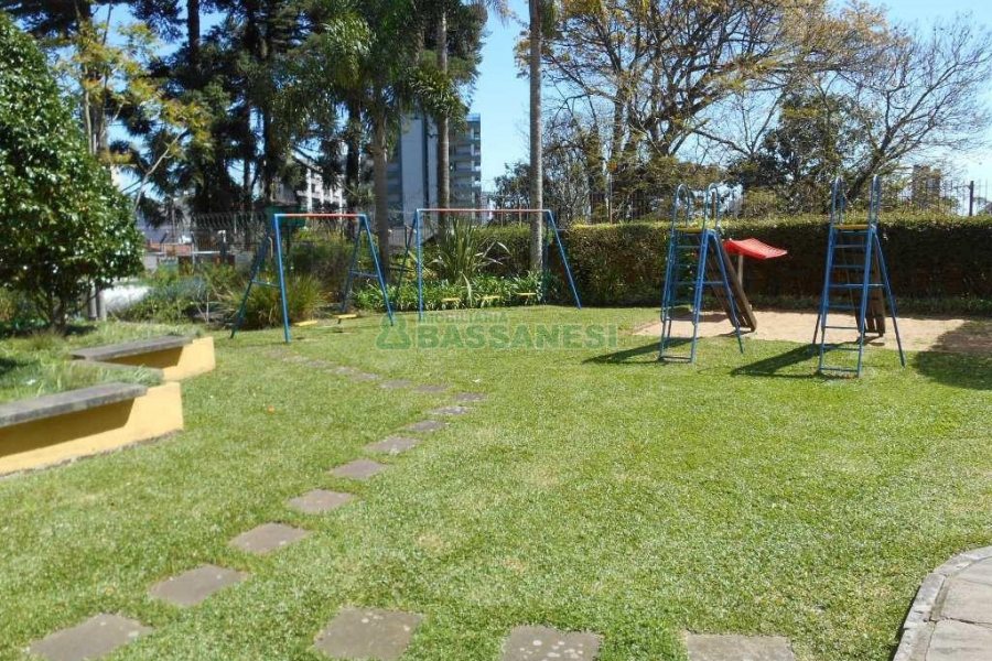 Apartamento com 74m², 2 dormitórios, 1 vaga, no bairro Madureira em Caxias do Sul para Comprar