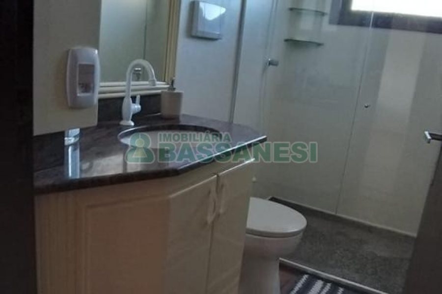 Apartamento com 74m², 2 dormitórios, 1 vaga, no bairro Madureira em Caxias do Sul para Comprar