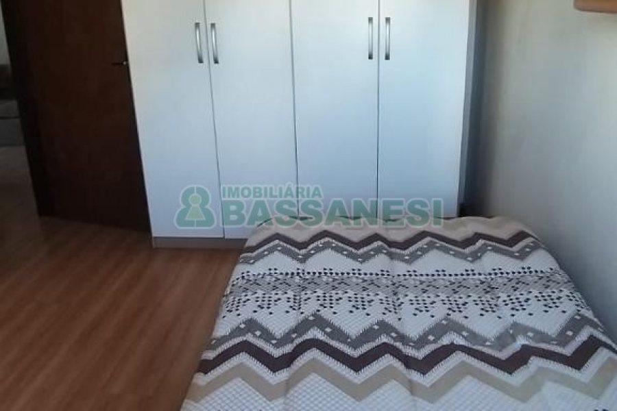 Apartamento com 74m², 2 dormitórios, 1 vaga, no bairro Madureira em Caxias do Sul para Comprar