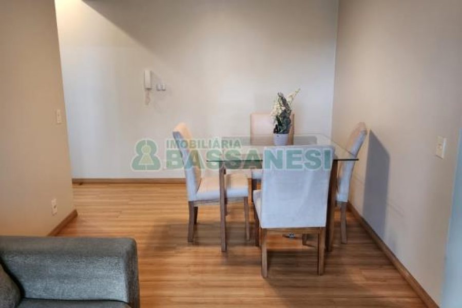 Apartamento com 74m², 2 dormitórios, 1 vaga, no bairro Madureira em Caxias do Sul para Comprar
